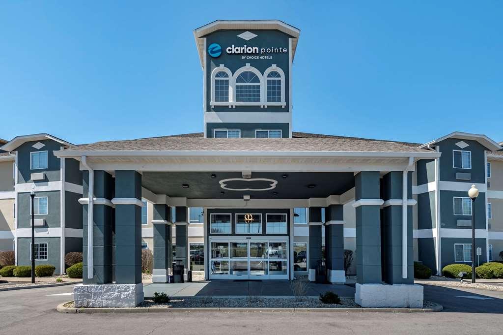 Clarion Pointe Indianapolis Airport Hotel Plainfield Bagian luar foto